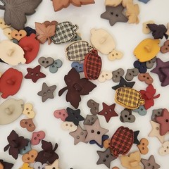 UNUSED Decorative Buttons AUTUMN FALL LEAVES PUMPKINS Crafts Sewing Scrapbook