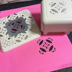 Martha Stewart DIAMOND RINGS Magnetic Paper PUNCH All Over the Page 1.5″