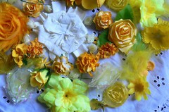 LEMON YELLOW Flower Pack Mix 10-75mm – 55+ flowers Med Mixed brands WMF