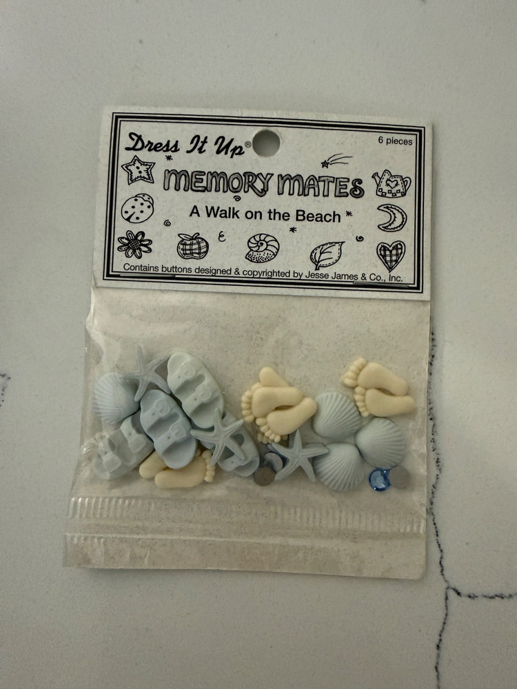 Dress It Up Memory Mates «A Walk on the Beach» 6PC Footprints Shells Shoes Craft
