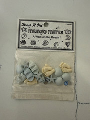 Dress It Up Memory Mates «A Walk on the Beach» 6PC Footprints Shells Shoes Craft