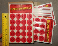 2 Packs Vintage Red Face Stickers, Strawberry Scent (1″ round) 160 Stickers, new