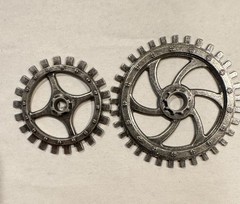 Tim Holtz Idea-ology Industrial Gears Metal Embellishments 6 Pc Steampunk