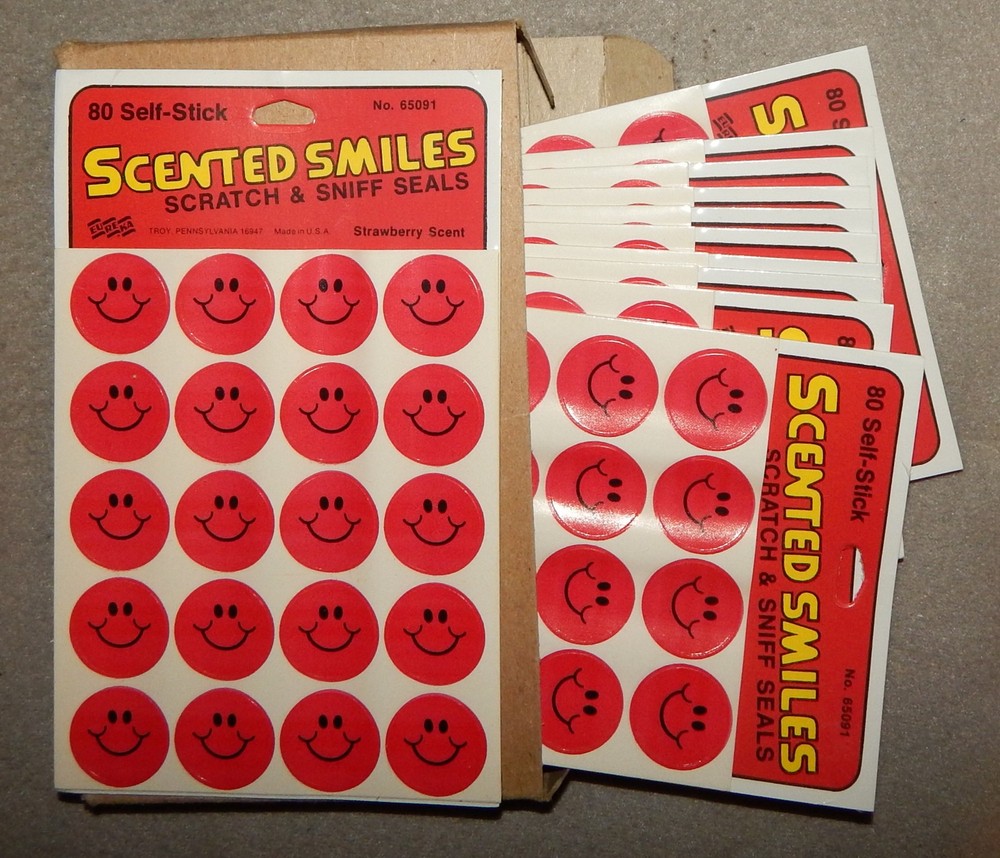 2 Packs Vintage Red Face Stickers, Strawberry Scent (1″ round) 160 Stickers, new