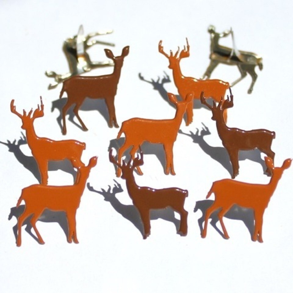 DEER SCRAPBOOKING DECORATIVE BRADS EYELET OUTLET 8 PCS 2 COLORS
