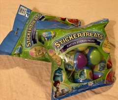 Disney/Pixar CARS TOY STORY MONSTERS NEMO 8 Easter Sticker Filled Eggs New (2)