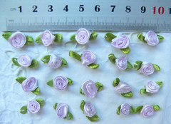 SATIN 10-12mm 20 LILAC ROSES – with 23mm long Satin Green Leaves p/Pk VerCpbrd