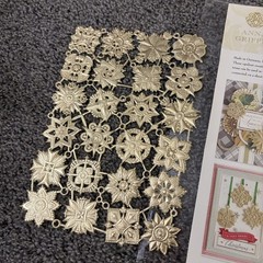 Anna Griffin Holiday Medallion Dresden Die Cuts Gold Foil New 47 Dies Germany