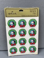 NEW VTG 1958 Peanuts SNOOPY “MERRY CHRISTMAS” Stickers Hallmark Seals 28 Sheets