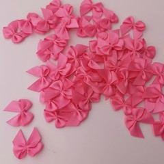 Micomon 50pcs 1.2-Inch Mini Ribbon Bows for Crafts 3/8″ ribbon, Hot.Pink
