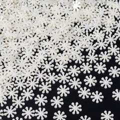 100 Pcs Tiny Glitter Christmas Snowflakes ABS Pearl-like Snowflake White Garland