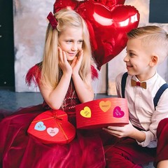 Valentine’s Day Heart Stickers – 500 PCS Self-Adhesive Craft Labels in 8 Styles