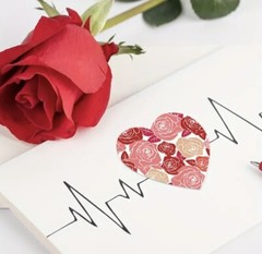 500 pcs Sticker Roll Pretty Pattern Heart Shape Designs Semi Gloss Self Adhesive