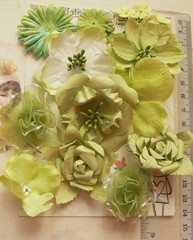 PISTACHIO GREEN & WHITE 19 PAPER & SILK Flowers – 9 Styles 10-55mm across MH VA3