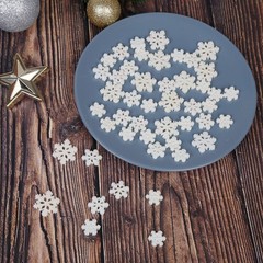 FOIMAS Tiny Resin Snowflake 0.6in, 0.79in, 1.18in, White