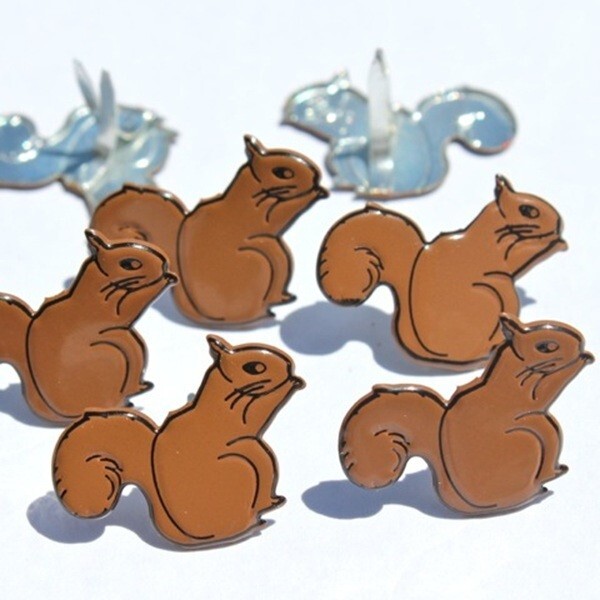 SQUIRREL SCRAPBOOKING DECORATIVE BRADS EYELET OUTLET 8 PCS
