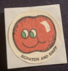 Vintage 1980’a scratch n sniff bubble gum matte 1.5” circle sticker