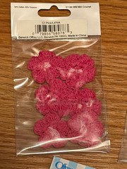 54 pcs (9 pks) Offray Stylish Accents Pink Mini Crochet Flowers 51189 Crafts NEW