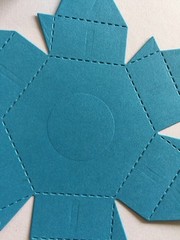 SMALL GIFT BOX Die-Cuts(3pc)Approx.2″In Diameter•Christmas•Holiday •Candy•Party•