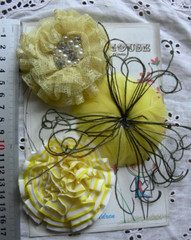 YELLOW Feather & WHITE Fabric Lace 3 Flower Pk – Fascinator 60-75mm Manor House