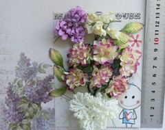 Roses Carnations ORCHID PLUM & CREAM 17 Flowers PAPER & SILK 20-30mm VD1