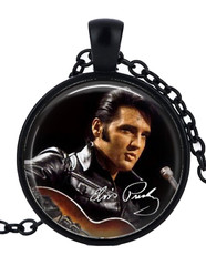 1 STAR SINGER Black Bezel Necklace