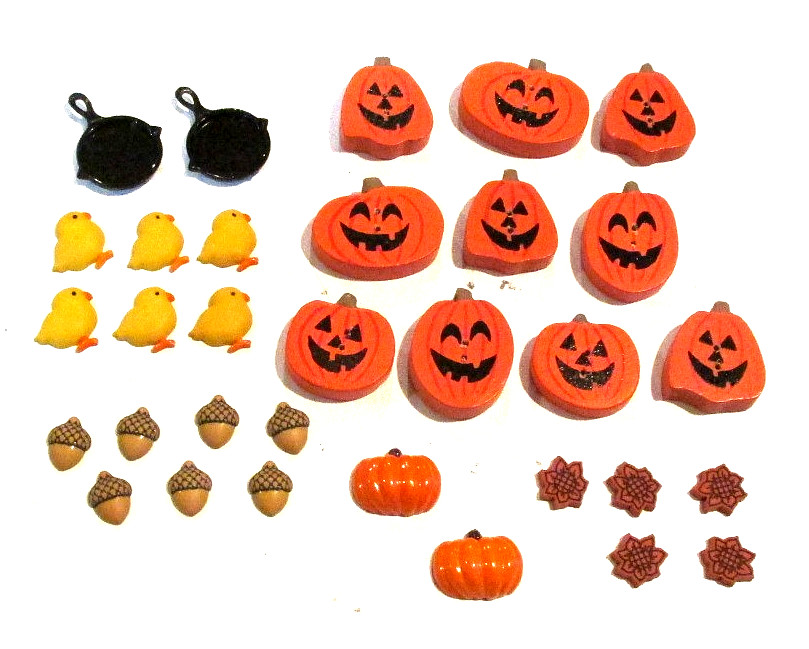 Lot of 32 Fall Themed Flatbacks For Crafting – Pumpkins, Acorns – NEW (#37)