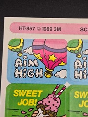 Vintage reward Stickers 3M Scratch n Sniff BUBBLEGUM 1989 (HT-857) Aim High