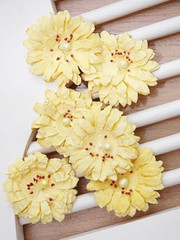 SUNFLOWER / GERBERA 6 Pack YELLOW with Centre – PAPER – 50-55mm Manor House ConB