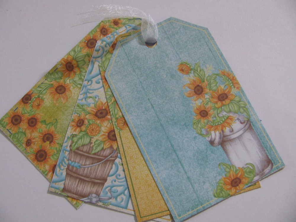 Heartfelt Creations TAG BOOKLET 4 Pieces Ribbon HANDMADE