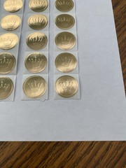 25 Hallmark Stationery Embossed Gold Foil Seals 1″ Diameter Gold Crown Stickers