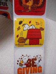PEANUTS THANKSGIVING Snoopy Woodstock 100 Stickers Roll 1.5 x 1.5″each