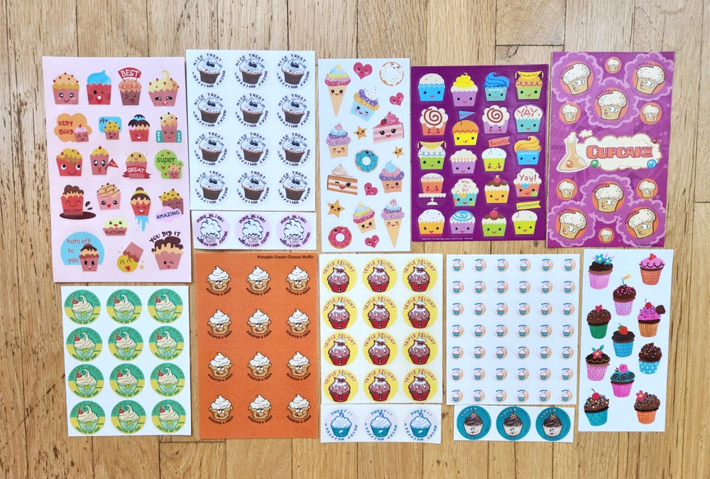 CUPCAKES 180 SCRATCH SNIFF Stickers WHIPPED CREAM Vanilla CHOCOLATE Red Velvet