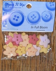 Dress it up Memory Mates- In Full Bloom – Flower Button Scrapbook Embellishments
