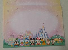 NEW TOKYO DISNEYLAND DISNEY STATIONARY SET PAPERS AND MATCHING ENVELOPES