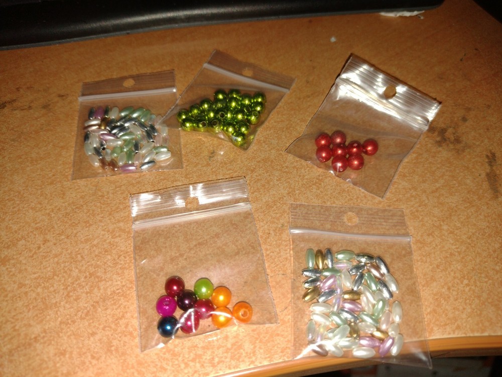 5X BAGS EMBELISHMENTS WITH PEARLS ETC FOR SCRAPBOOKING NEW (P08)