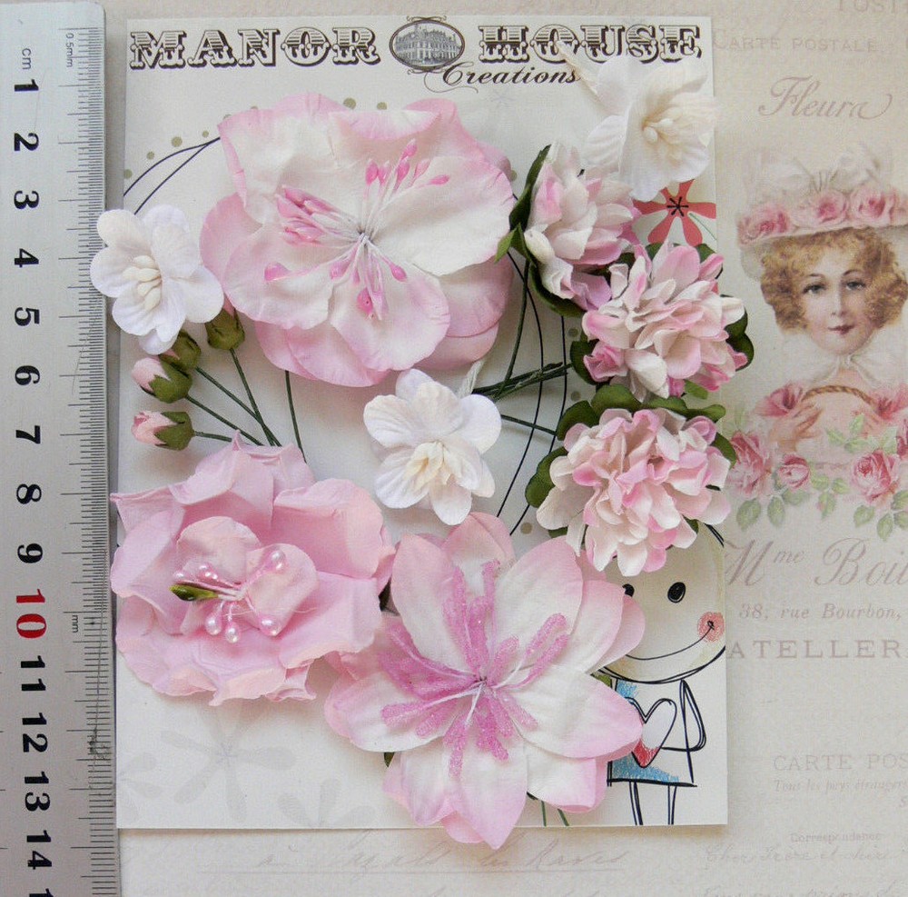 SOFT PINK & WHITE – 9 Flowers & 5 Rose Buds 6 Styles = PAPER Flowers 5-55mm VB4
