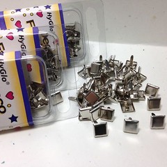 HyGlo Deco Fasteners – Brads – 1/4″ Silver Square – 200 – NEW