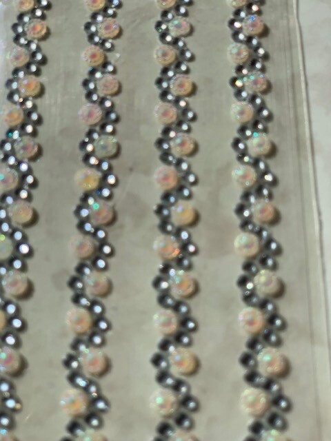 3D ADHESIVE GEMSTONES LONG BORDER CLEAR & CRYSTAL STRAND 4PC/STRANDS