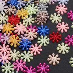 200 Pcs Tiny Christmas Snowflakes ABS Pearl-like Snowflake Multicolor Garland
