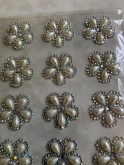 3D ADHESIVE GEMSTONE FLORAL CLEAR GEMSTONES & PEARLS 12PCS