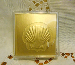18 SEASHELL Hallmark Self-Adhesive Gold Embossed Letter Seals Vintage