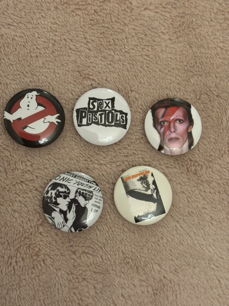 Brandy Melville Pins Buttons 5 Pieces