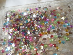 4mm RHINESTONE ACRYLIC FACETTED FLATBACK ROUND 675 PCS