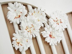 SUNFLOWER / GERBERA 6 Pack WHITE with Centre – PAPER – 50-55mm Manor House ConB