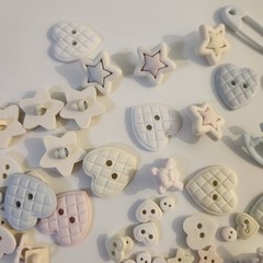 UNUSED Decorative Buttons PASTEL BABY HEARTS STARS BRADS Craft Sewing Scrapbook