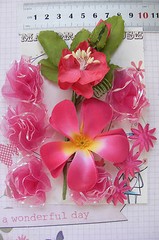 RASPBERRY PINK Yellow Centre 4 Styles 11 Paper & Silk Flowers 15-75mm across VB5