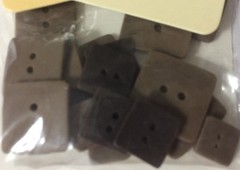 BROWN SQUARES ULTRA-THIN BUTTONS(24pc)Making Memories•Asst. Sizes 3/8″-7/8″