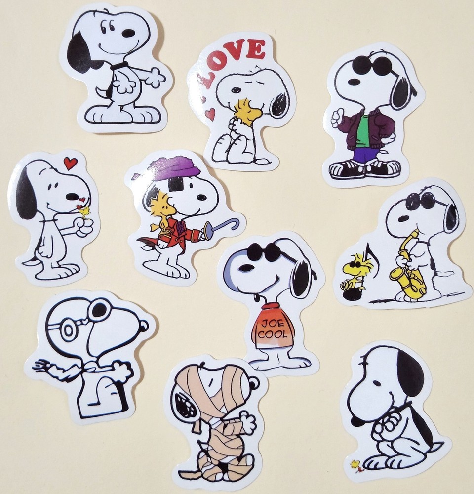 Peanuts «Snoopy» / 10 Vinyl Decal Stickers (1-2″). Waterproof.