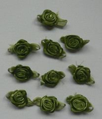 SATIN 14-15mm 10 MOSS GREEN ROSES – 25mm long Satin Green Leaves VerCpbrd